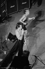 1978-05-29_AC-DC_Caird_Hall_Dundee-3.jpg