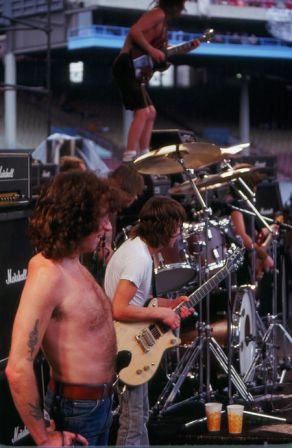 acdc_060.jpg