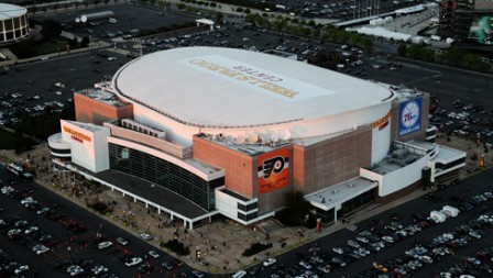 Wells-Fargo-Center-kosher-stand.jpg