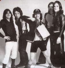 DDDDC - ACDC band