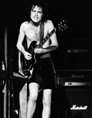 AC-DC_Royal_Oak_Theater_Sept._1978.jpg